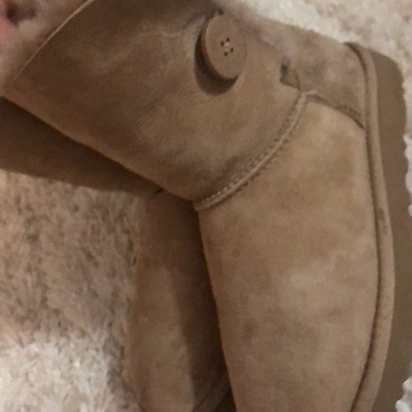 Uggs - Picture 5 of 5
